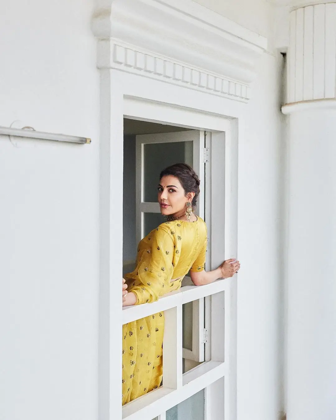 Kajal Aggarwal in Indian Tradition Yellow Color Saree Blouse